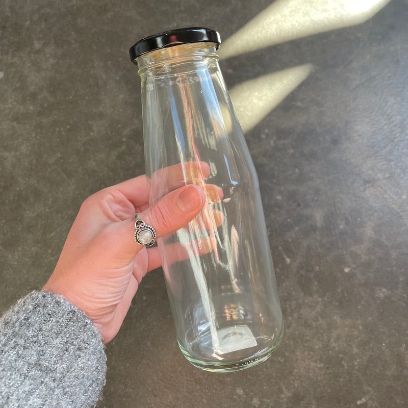 Sauce Bottle Glass with Lid 720 ml