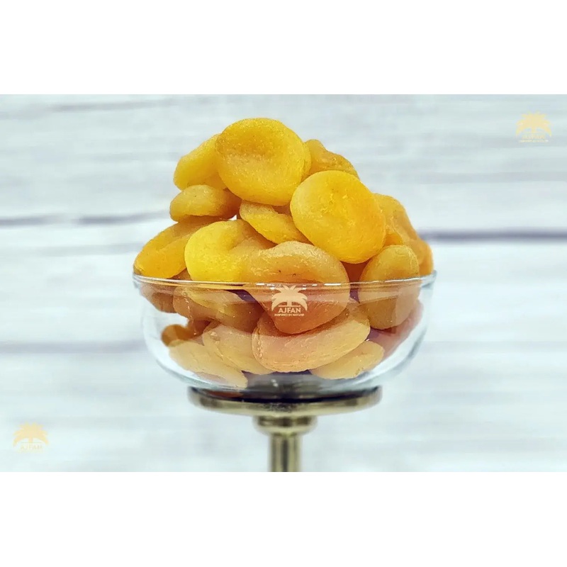 Premium Dried Apricots  Nutrient-Dense, Low-Calorie Snack